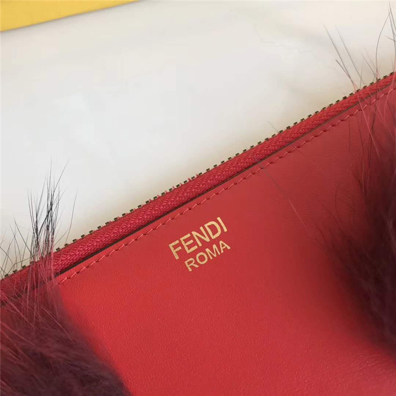 0363 FENDI 芬迪 柔軟小牛皮 毛絨眼睛 拉鏈手拿包 紅色