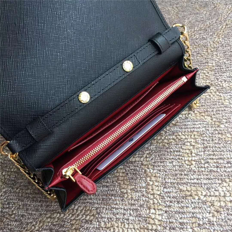 lBP012 Prada普拉達(dá) 春季新款 大嘜字 十字紋牛皮 鏈條包 黑色