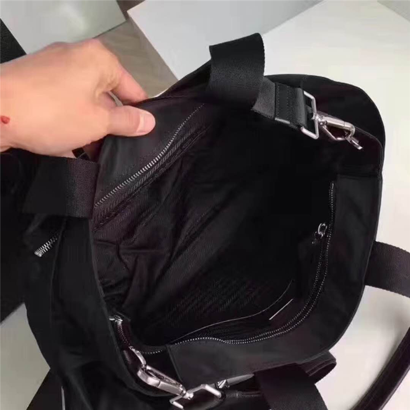 BR4102 Prada普拉達(dá) 降落傘布 嬰兒備用袋 大容量媽咪包 黑色