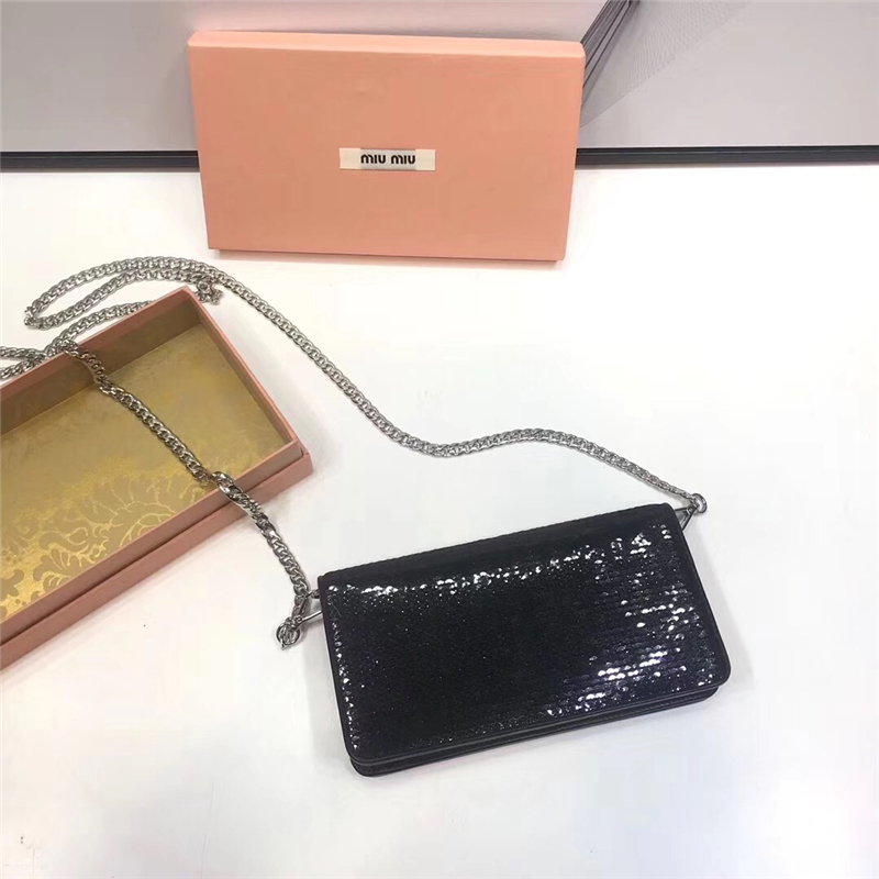 5ZH029 MIUMIU 專柜新款 手工珠刺繡 亮片鏈條小包 黑色
