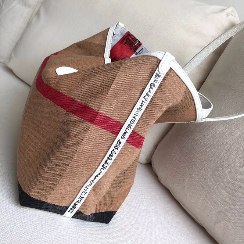 Burberry巴寶莉 手提包 涂鴉印花 Canvas 格紋 雙面購物袋 棕色