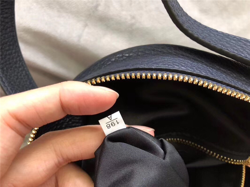 5BB034 MIUMIU繆繆 專柜新款 中號(hào) 小牛皮 梯形 手提單肩包 藏藍(lán)色