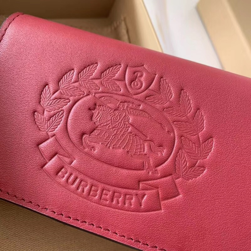 Burberry巴寶莉 全皮壓花徽章 雙折中長款 拼色錢夾 酒紅拼藍