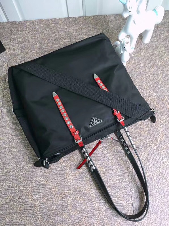 1BG212 Prada女包 鉚釘裝飾 尼龍面料 普拉達手提包 Prada單肩包 紅色