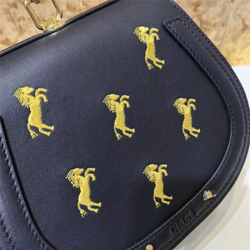Chloe Nile IT包 進口牛皮 小號 小馬刺繡圖案 手鐲式提手 珂洛伊手袋 黑色