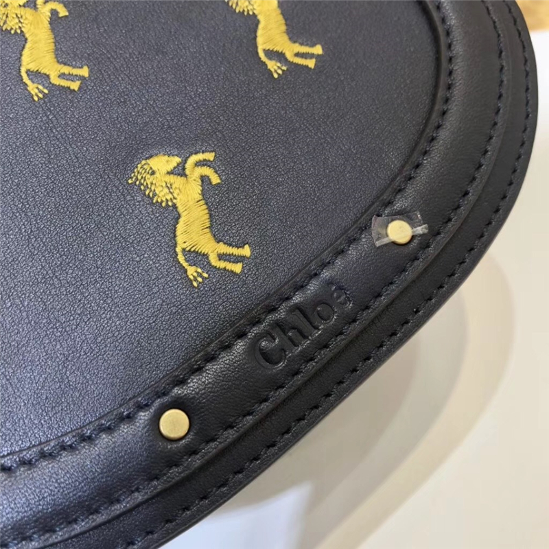Chloe Nile IT包 進口牛皮 小號 小馬刺繡圖案 手鐲式提手 珂洛伊手袋 黑色