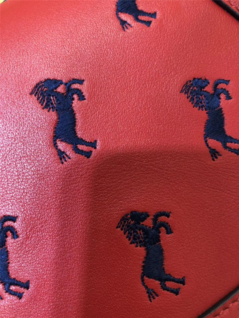 Chloe Nile IT包 進(jìn)口牛皮 小號(hào) 小馬刺繡圖案 手鐲式提手 珂洛伊手袋 紅色