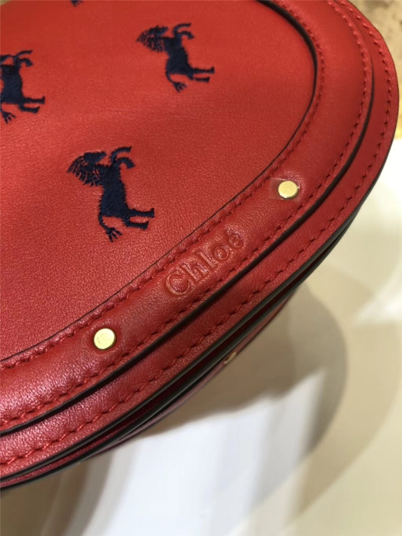 Chloe Nile IT包 進(jìn)口牛皮 小號(hào) 小馬刺繡圖案 手鐲式提手 珂洛伊手袋 紅色