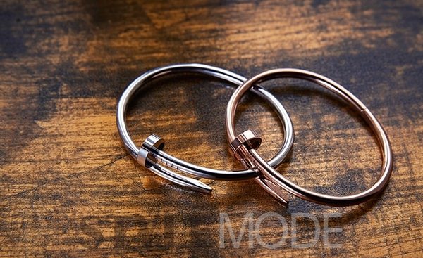 卡地亞Juste un Clou系列手鐲。