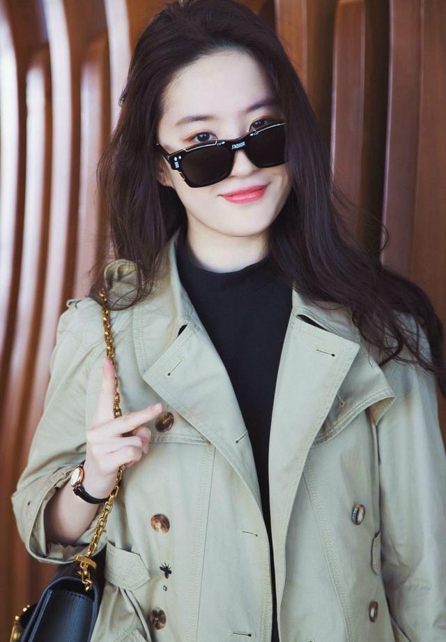 仙女劉亦菲只愛Dior,想變女神被這款包絕對不會錯!