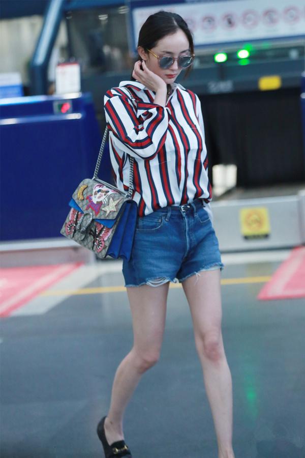 90秒知道 為啥鏈條包這么火?大表姐劉雯表示:不背鏈條包心會(huì)癢癢