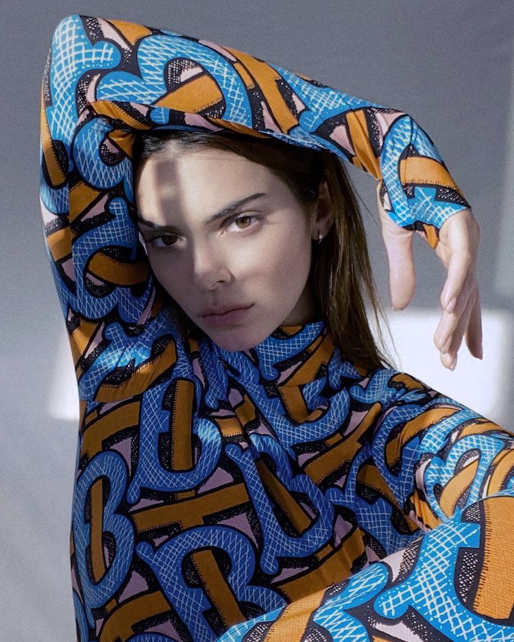 2020包包入門款! Burberry TB包帶動帆布風潮,柜上被問翻的這6款帆布包妳還沒跟上? -1