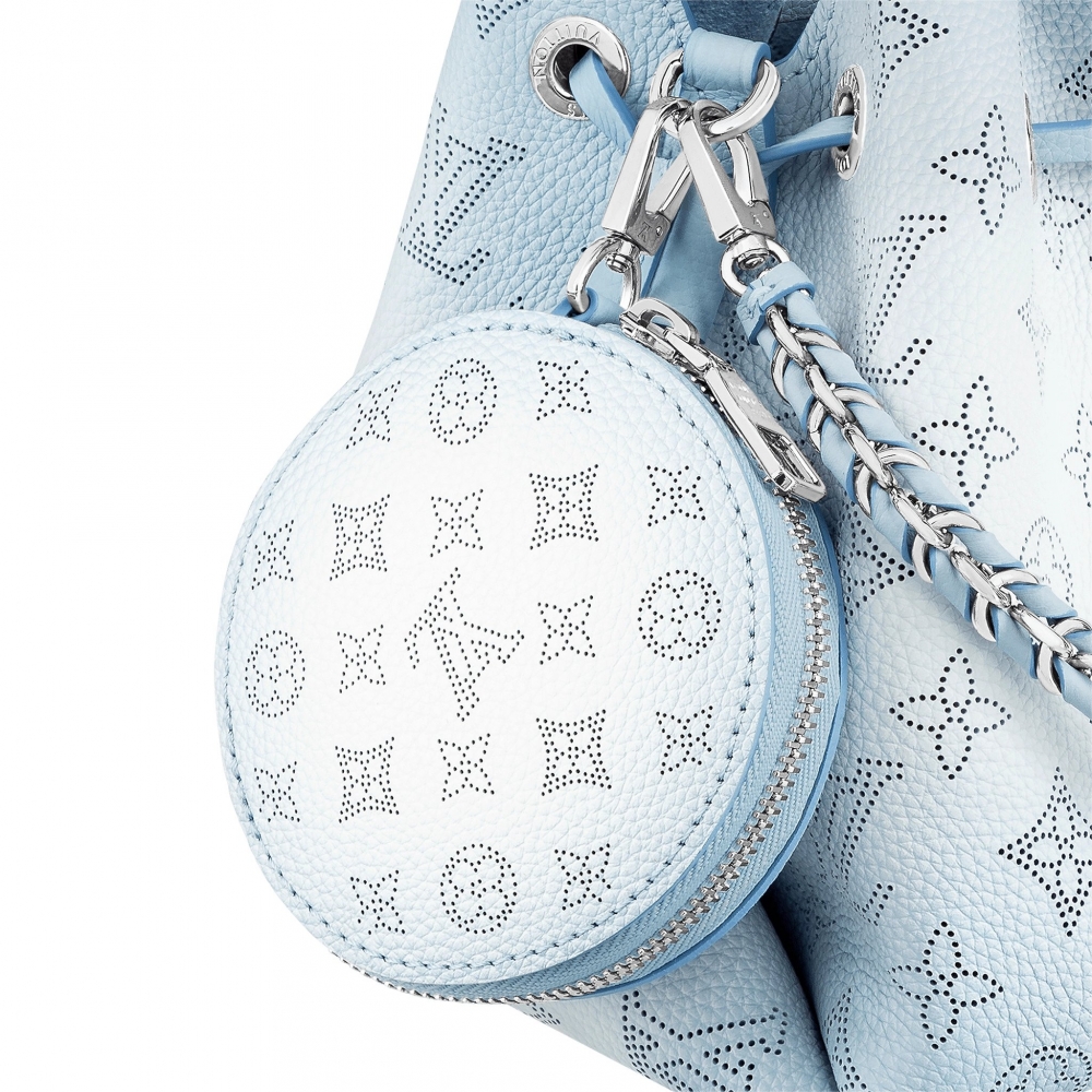 細膩的漸變藍色打造的可拆式的圓形銀包。