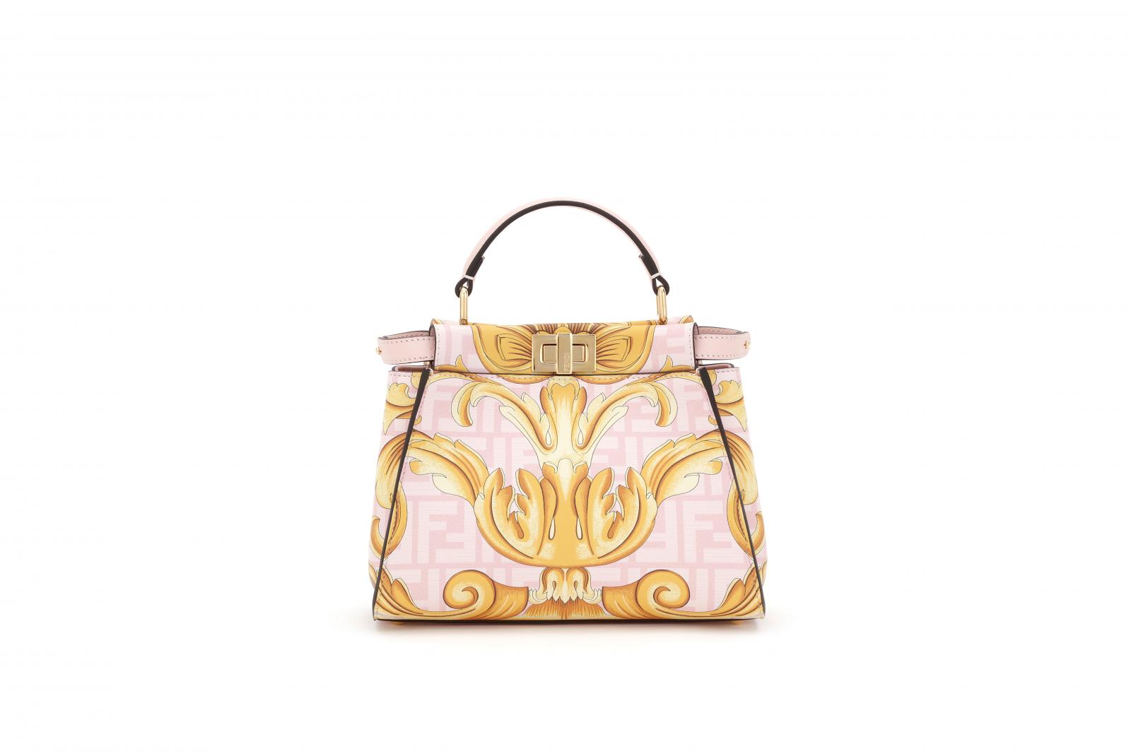 Versace By Fendi聯名款搶先看!7款Fendace系列包推薦,富豪金、粉嫩老花、華麗印花…時髦百搭決不能錯過-4