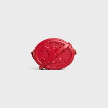 亮眼的紅色搭配標志性的凱旋門Logo。