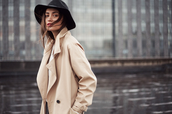 一件風衣演繹與生俱來的法式優雅