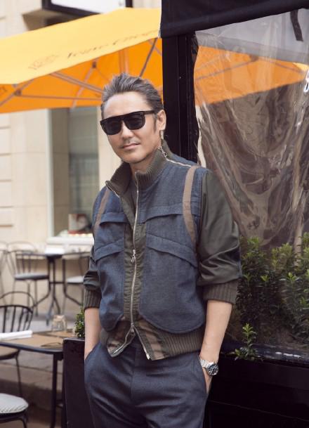 潮叔吳秀波首次巴黎看秀,最愛充滿童趣的旅行箱