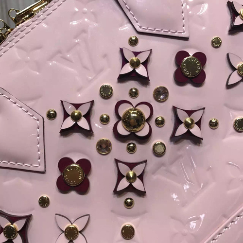 Alma bb新出四葉草立體花朵貝殼包美翻了