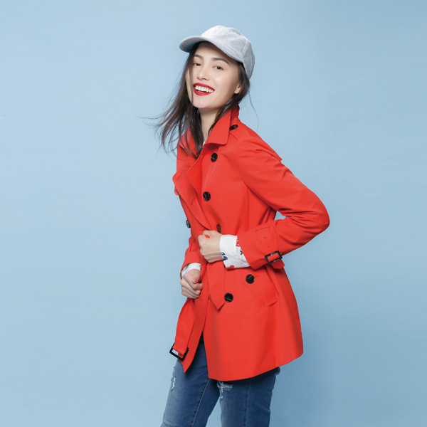 一件風衣演繹與生俱來的法式優雅