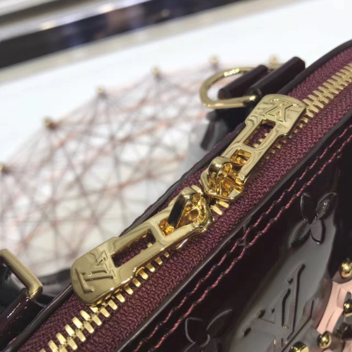 Alma bb新出四葉草立體花朵貝殼包美翻了